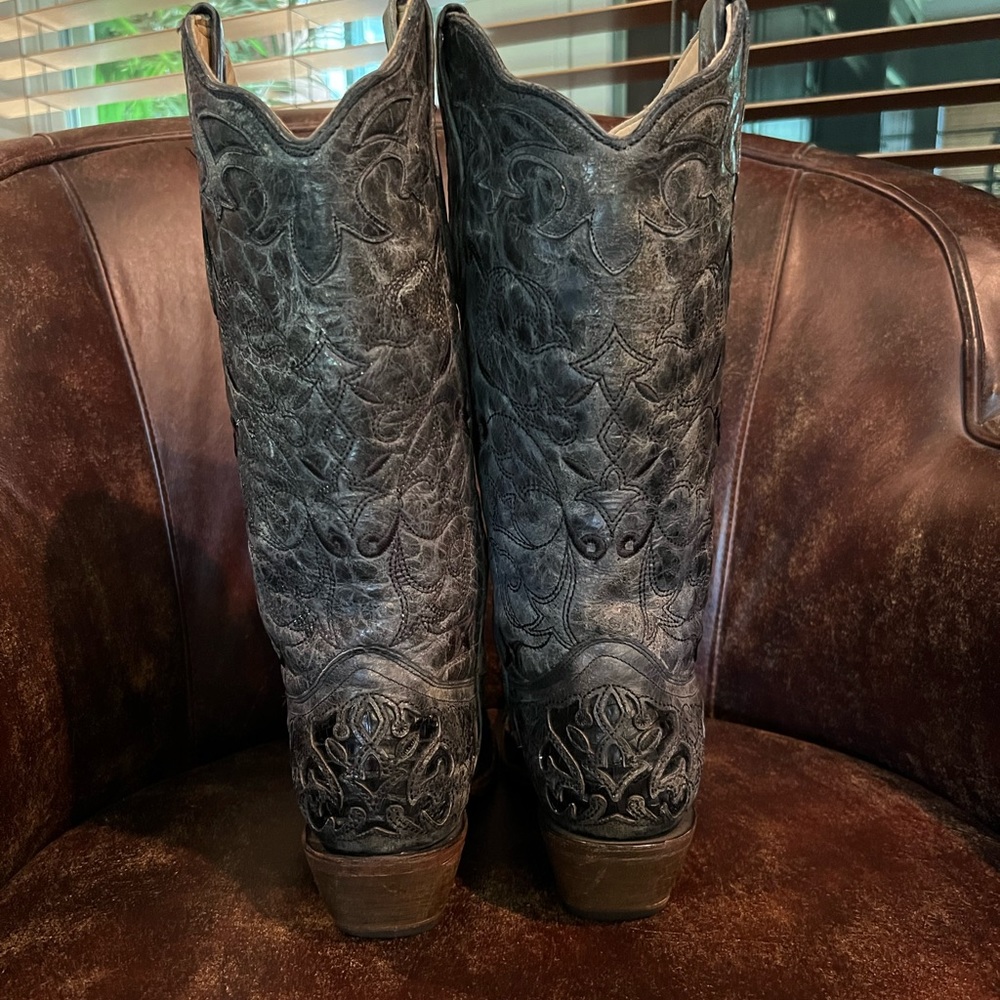 Women’s Corral Vintage Boots - Picture 4 of 9